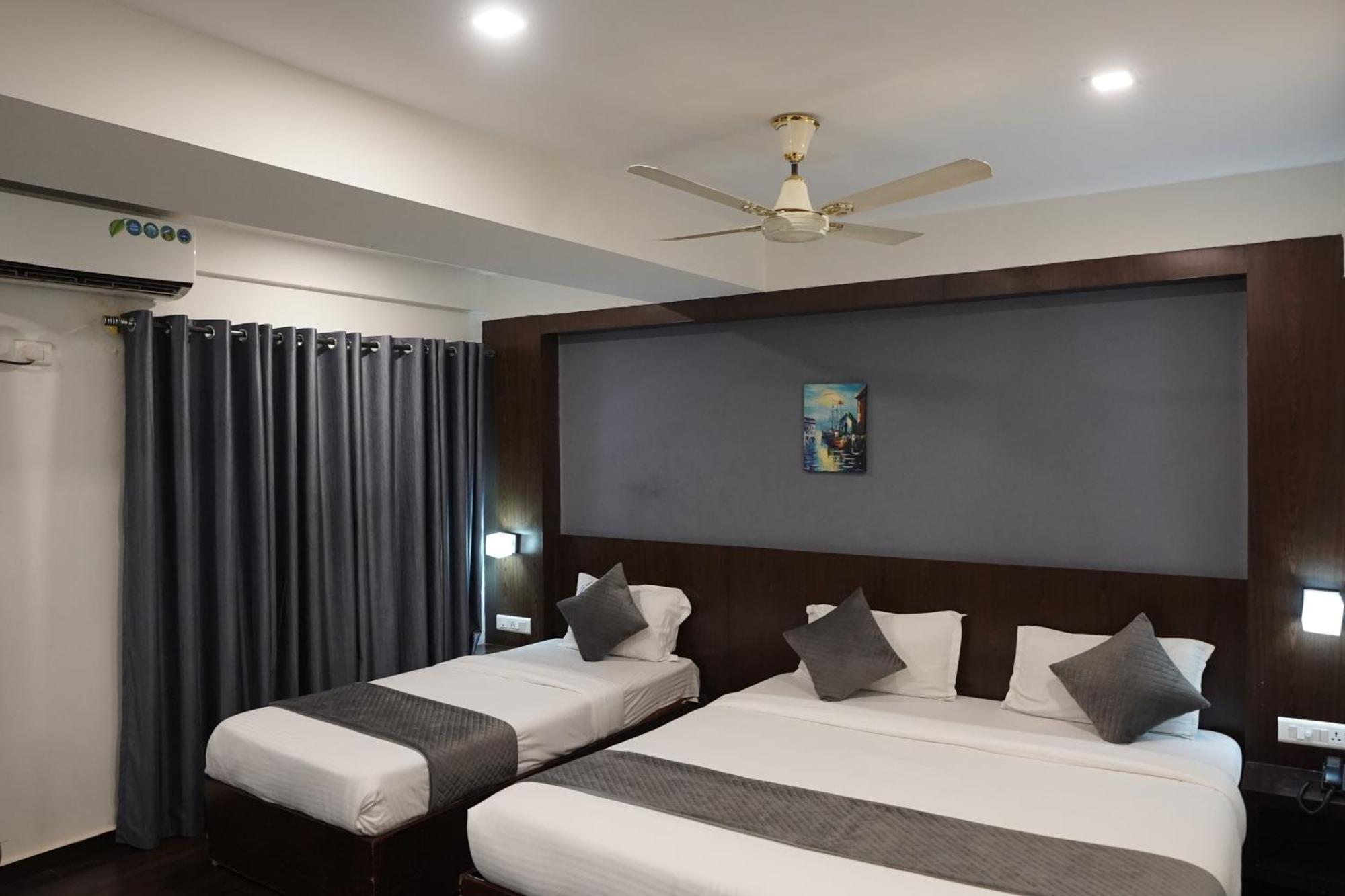 Luciya International Mysore Luaran gambar