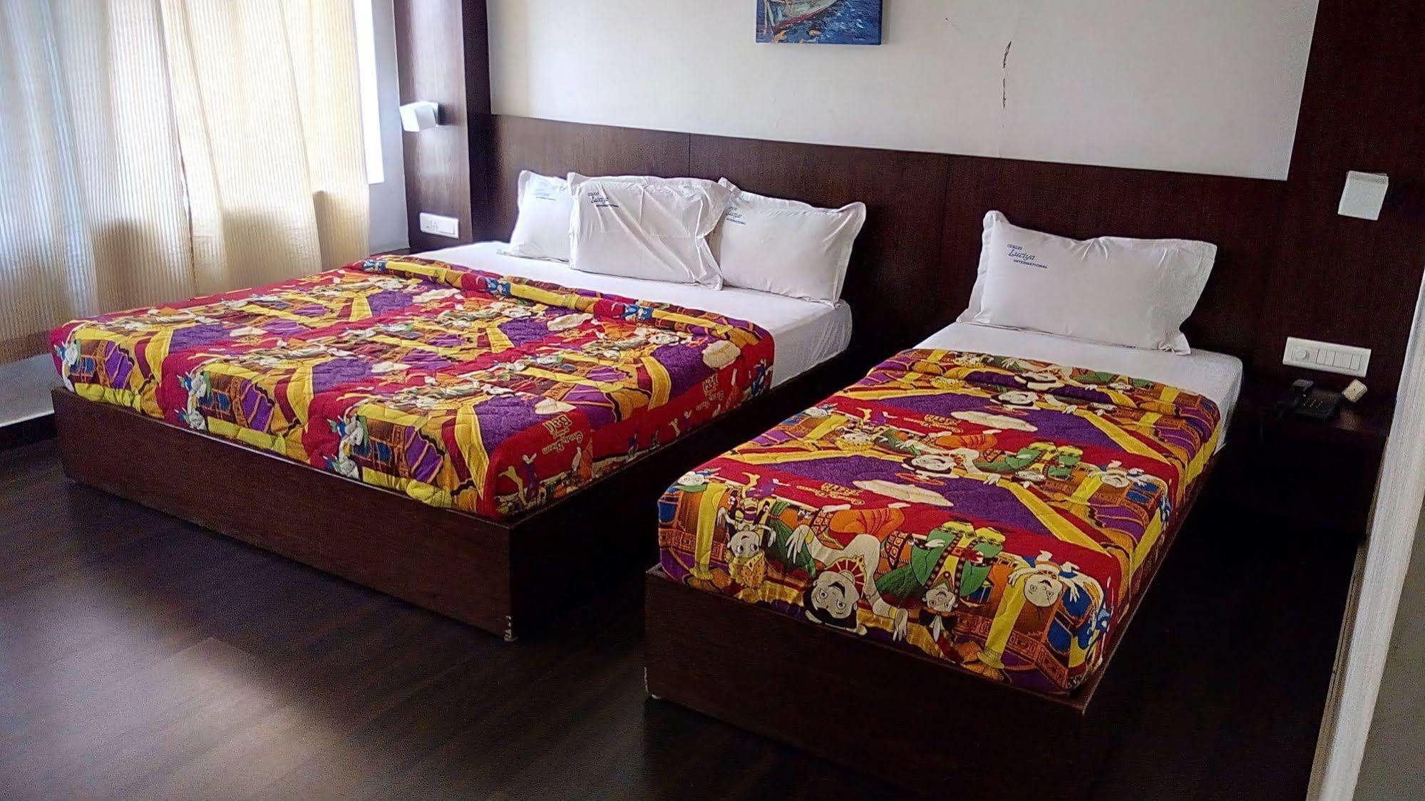 Luciya International Mysore Luaran gambar