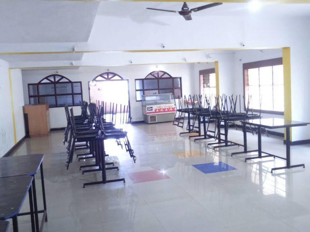 Luciya International Mysore Luaran gambar